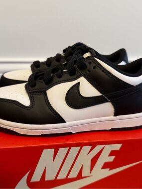 Nike Kids Low-Top Black and White Sneakers